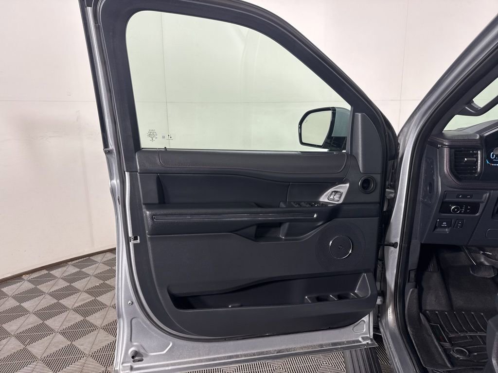 Used 2023 Ford Expedition Max Limited image 15