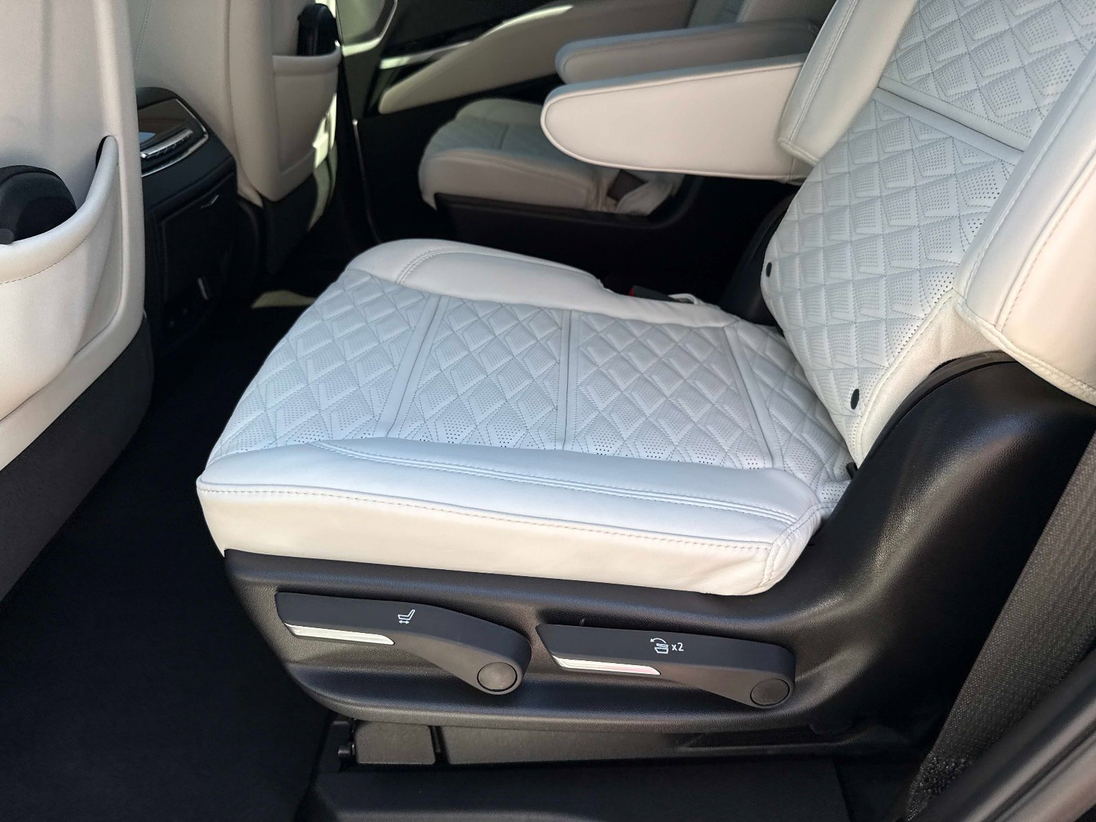 Used 2026 Cadillac Escalade Platinum Sport image 36