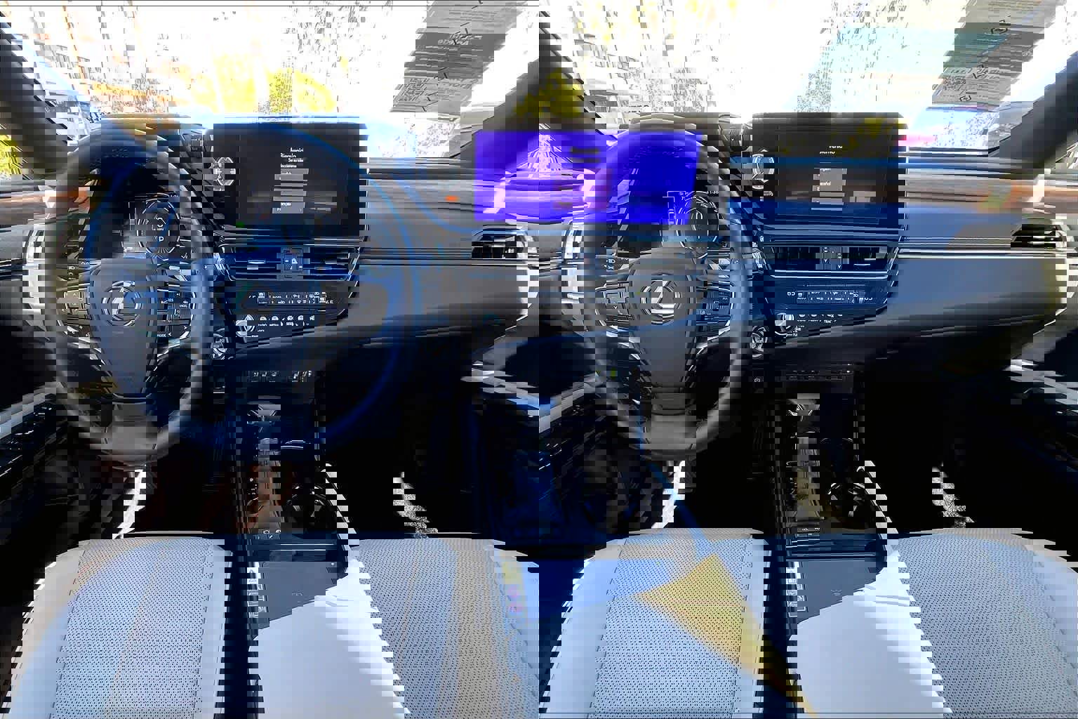 Used 2023 Lexus ES 300h w/ Premium Package image 14