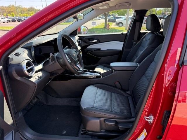 New 2026 Chevrolet Trax LT w/ LT Convenience Package FWD image 11