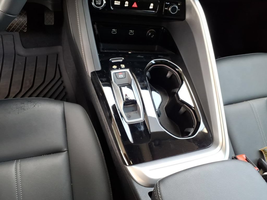 Used 2025 Audi Q5 Premium w/ Convenience Package AWD/4WD image 19