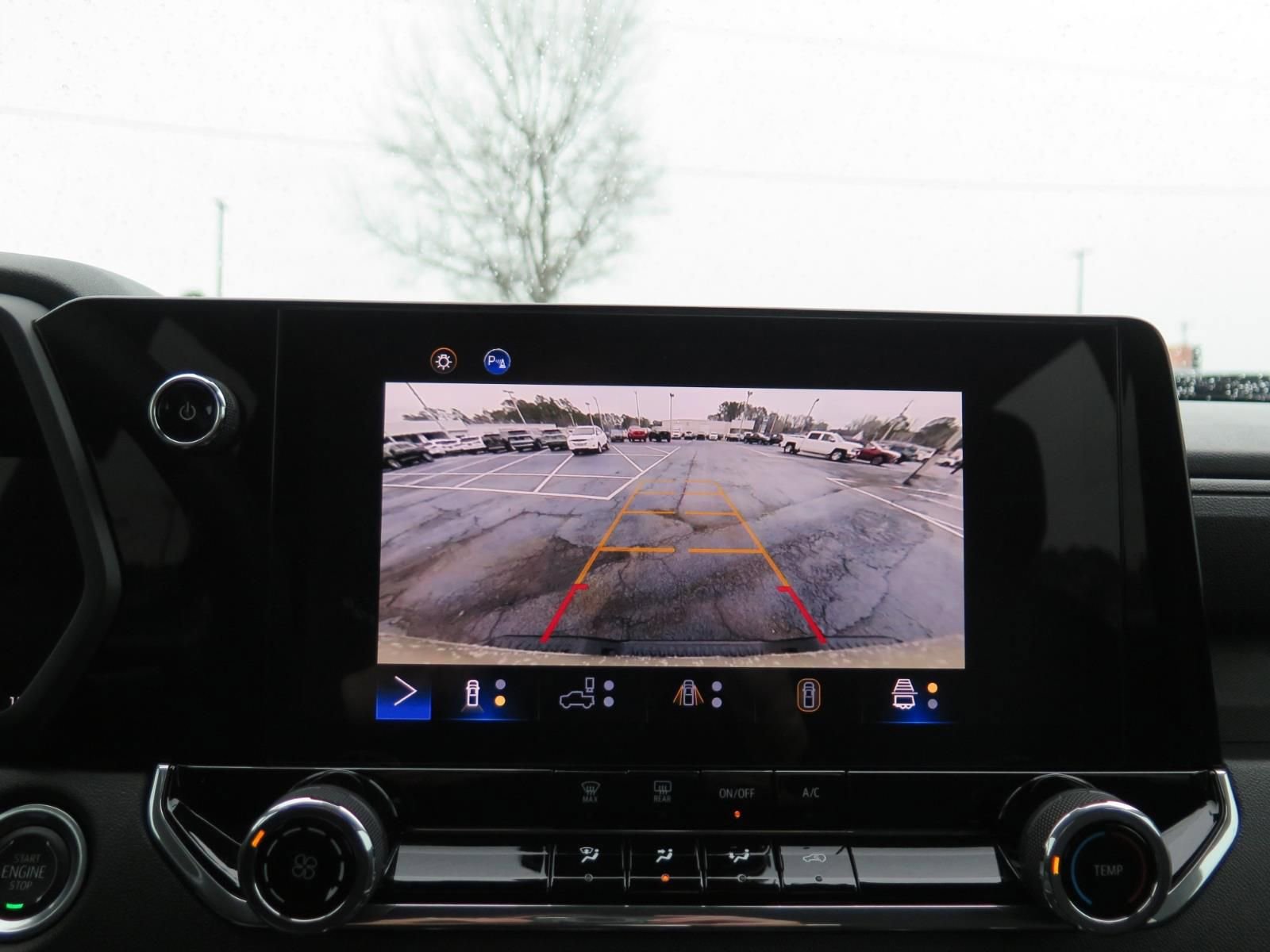 Used 2024 Chevrolet Colorado Trail Boss w/ Technology Package image 12