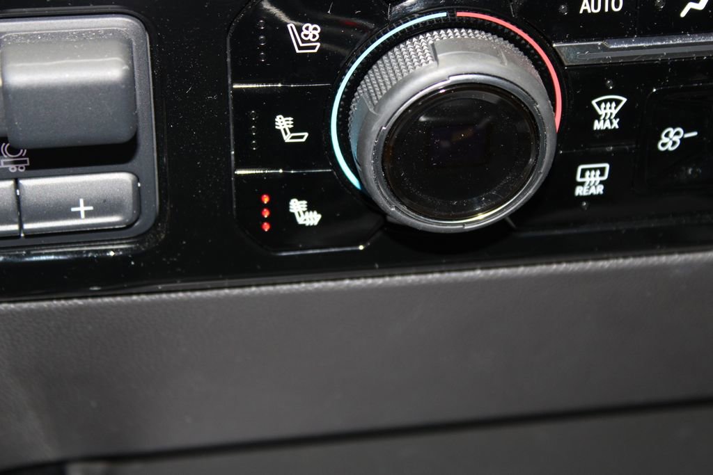 Used 2024 Chevrolet Silverado 1500 ZR2 w/ Technology Package image 31