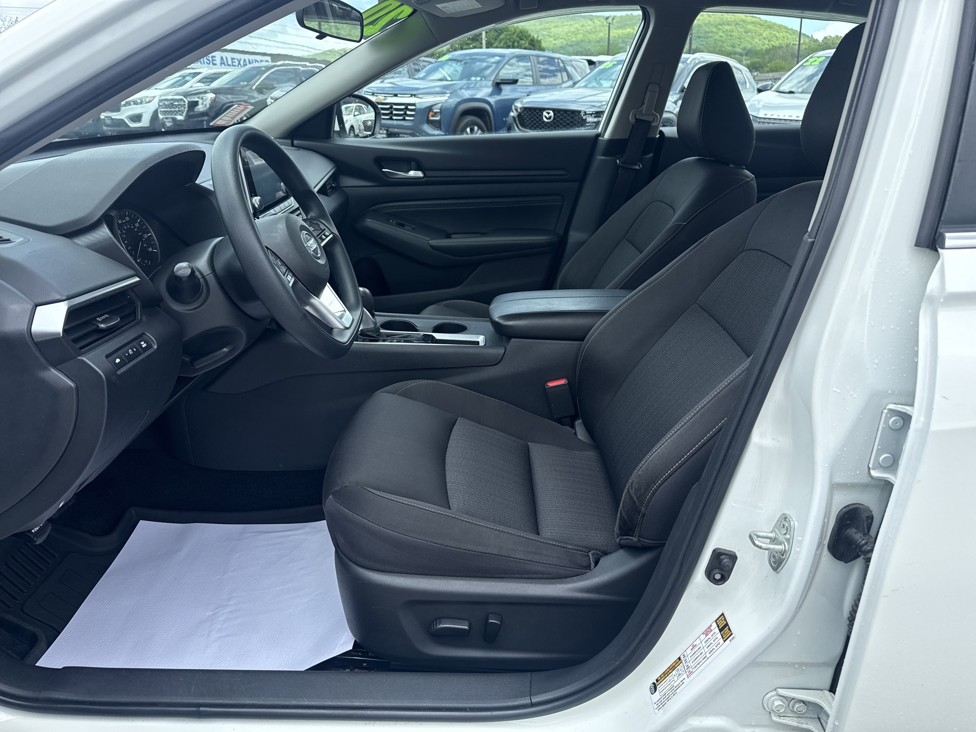 Used 2020 Nissan Altima 2.5 S FWD image 12