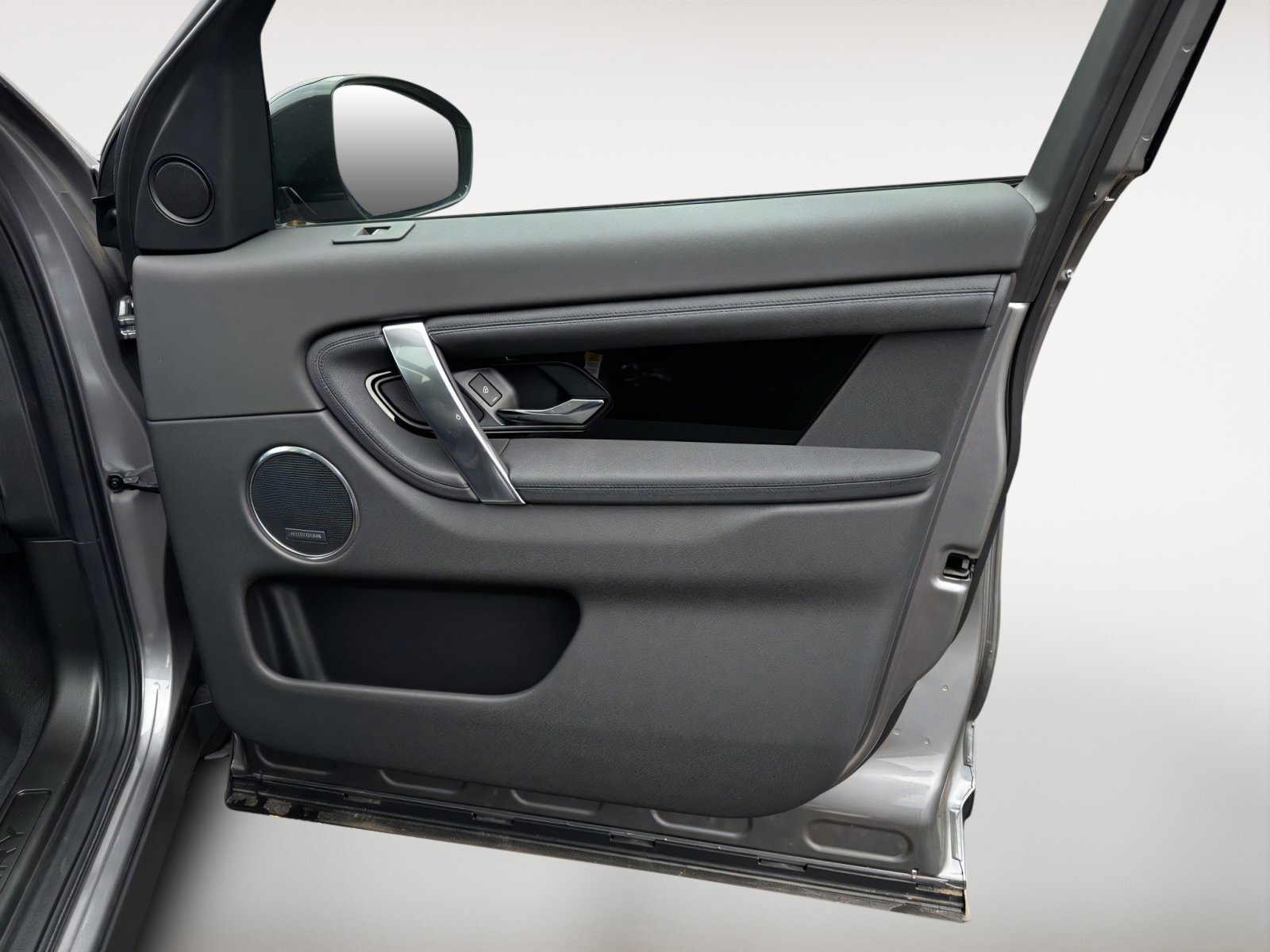 New 2025 Land Rover Discovery Sport S image 20