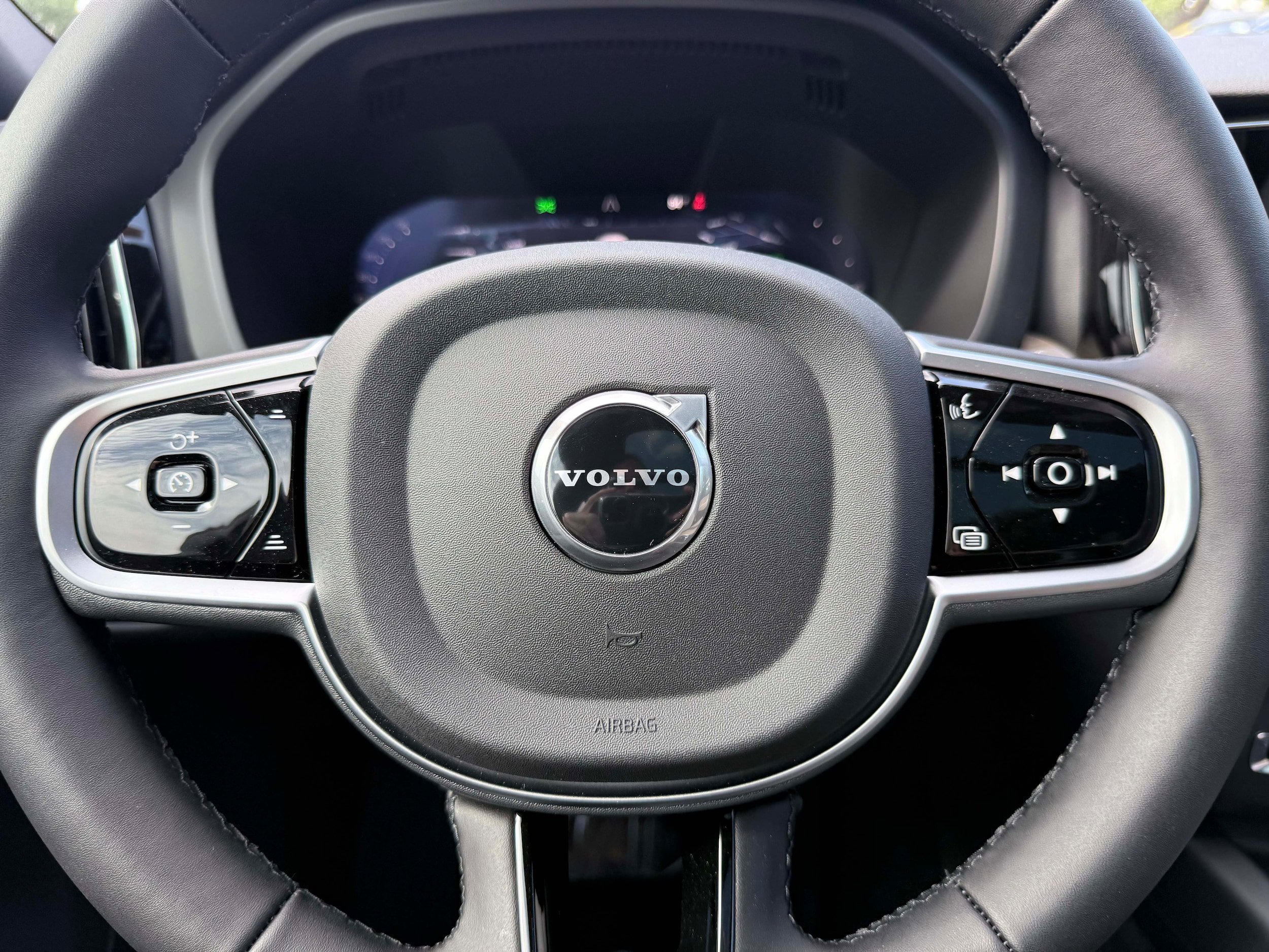New 2026 Volvo XC60 T8 Plus w/ Protection Package Premier AWD/4WD image 20