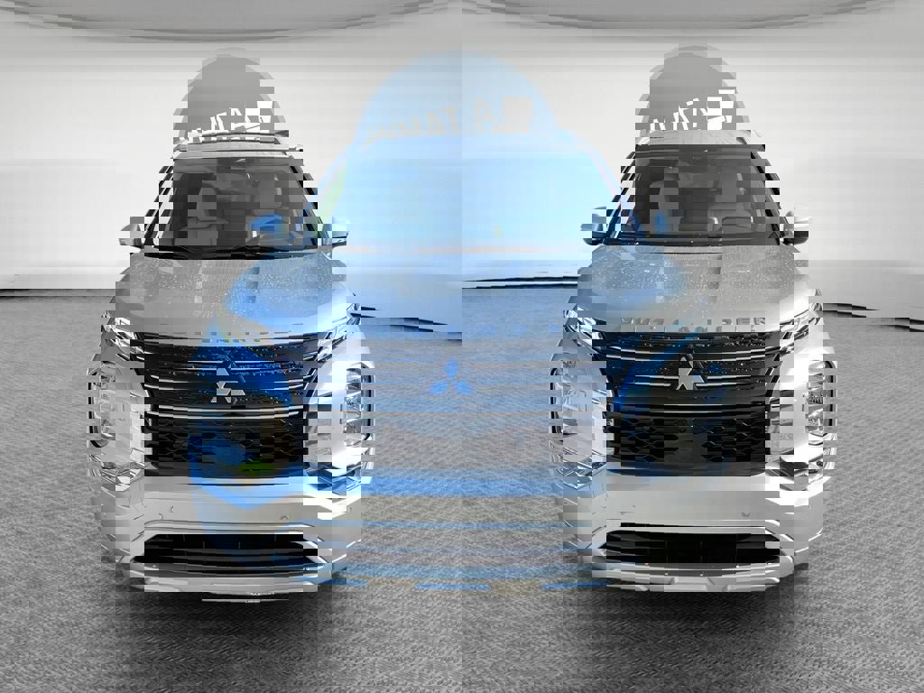 New 2025 Mitsubishi Outlander SEL image 2