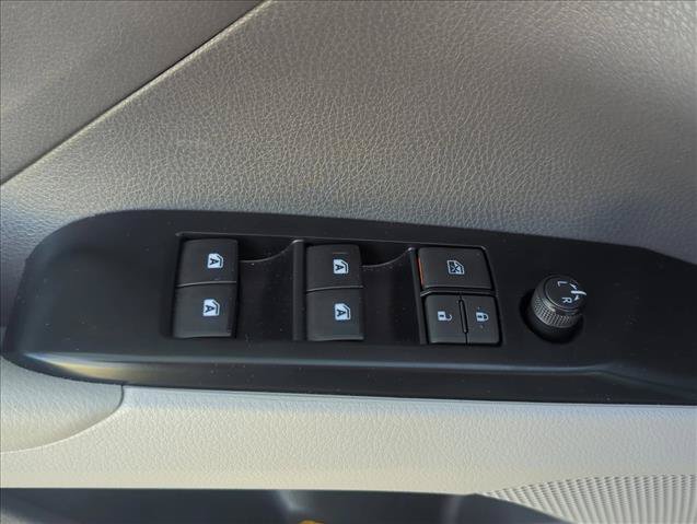 Used 2018 Toyota Camry LE FWD image 8
