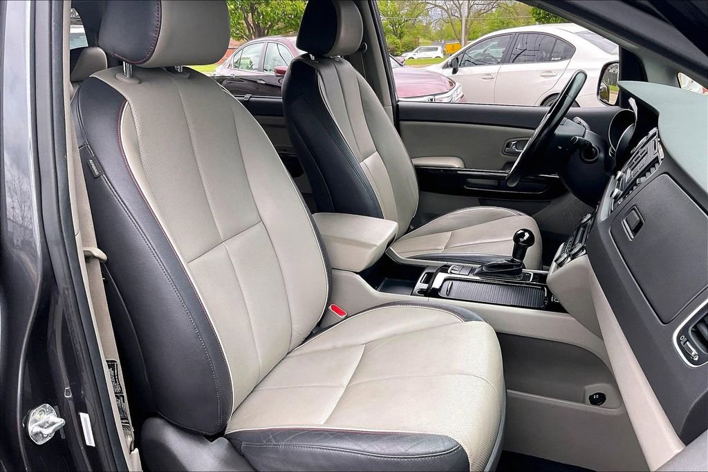 Used 2015 Kia Sedona EX FWD image 7