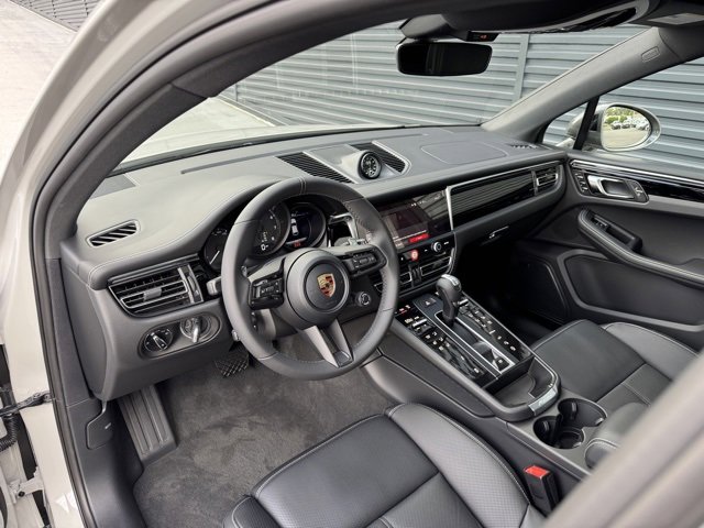 New 2026 Porsche Macan Turbo image 5