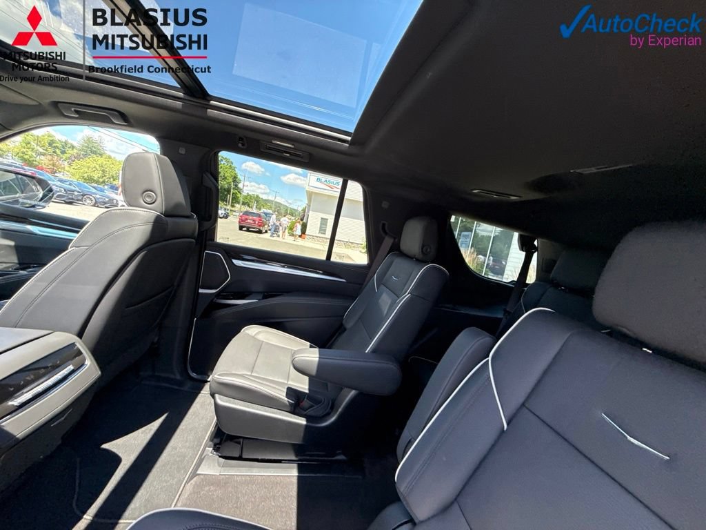 Used 2026 Cadillac Escalade Luxury AWD/4WD image 47