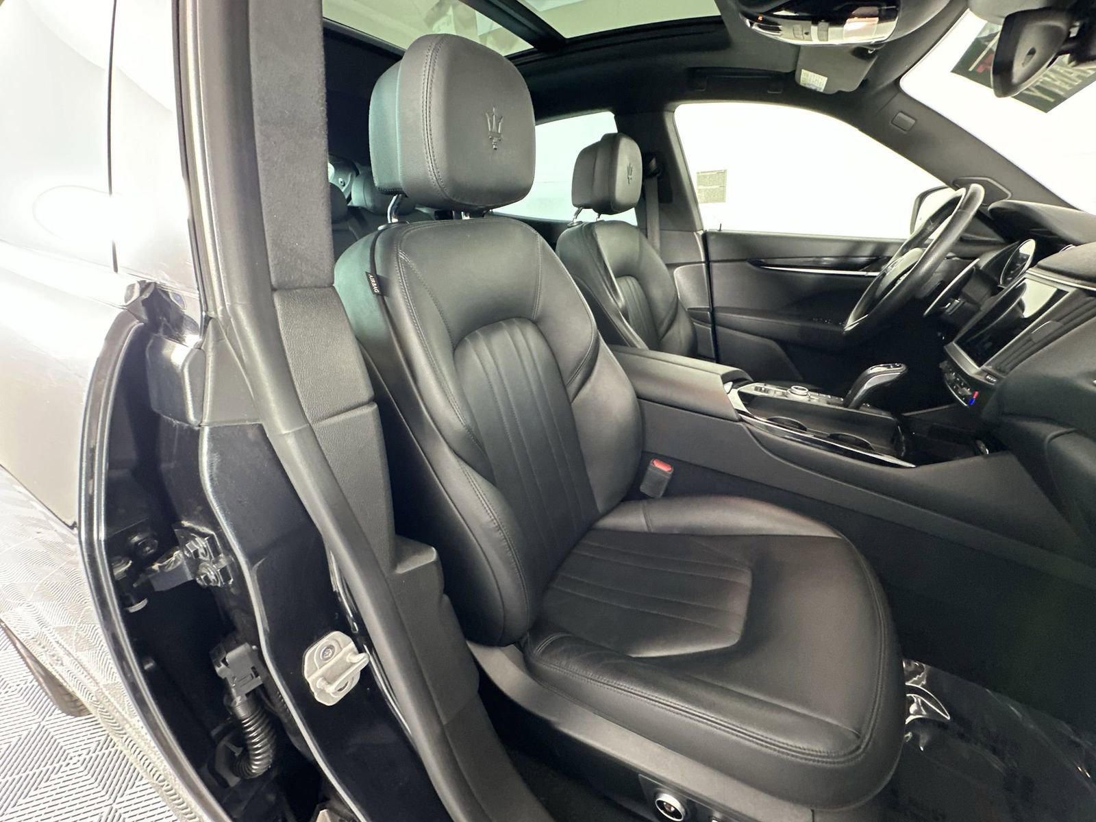 Used 2023 Maserati Levante Modena AWD/4WD image 27