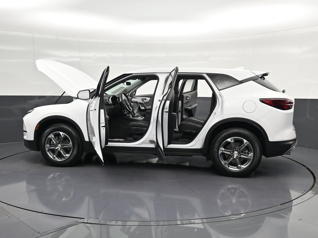 Used 2023 Chevrolet Blazer LT FWD image 41