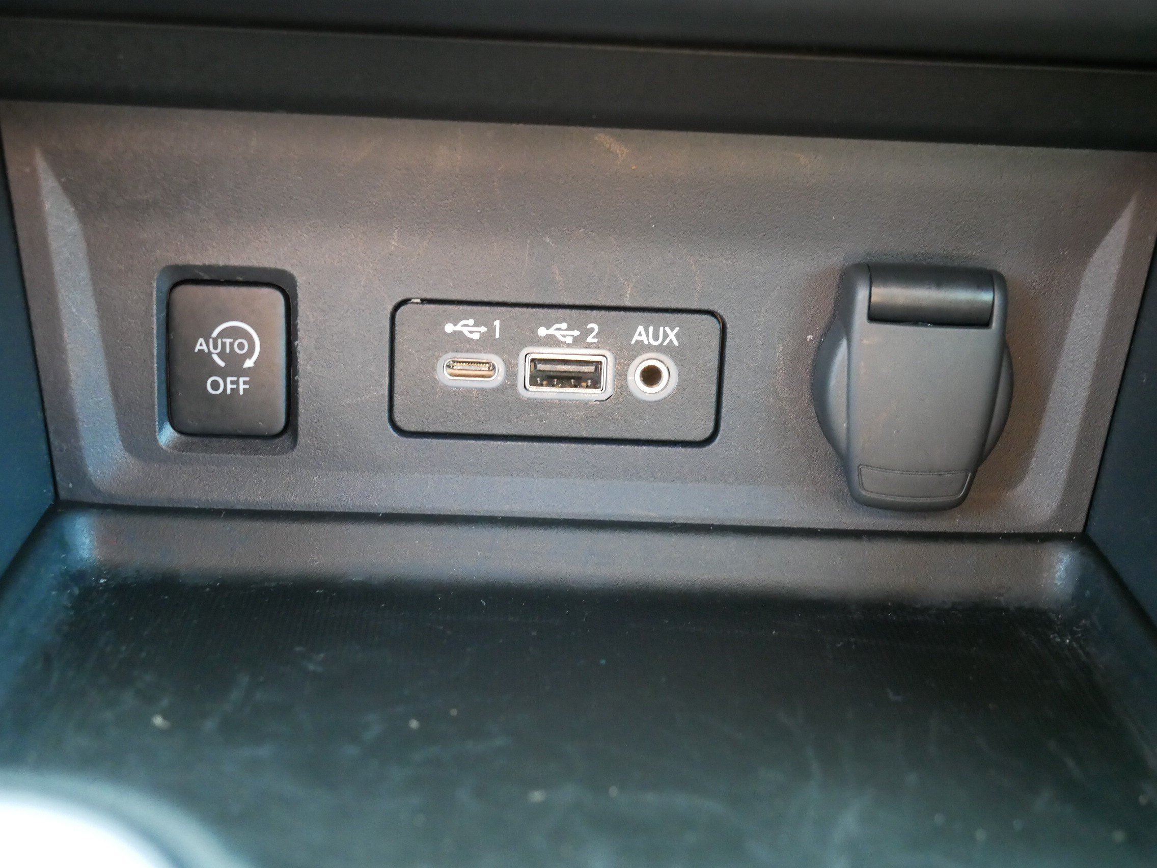 Certified 2024 Nissan Sentra SV w/ All-Weather Package FWD image 32