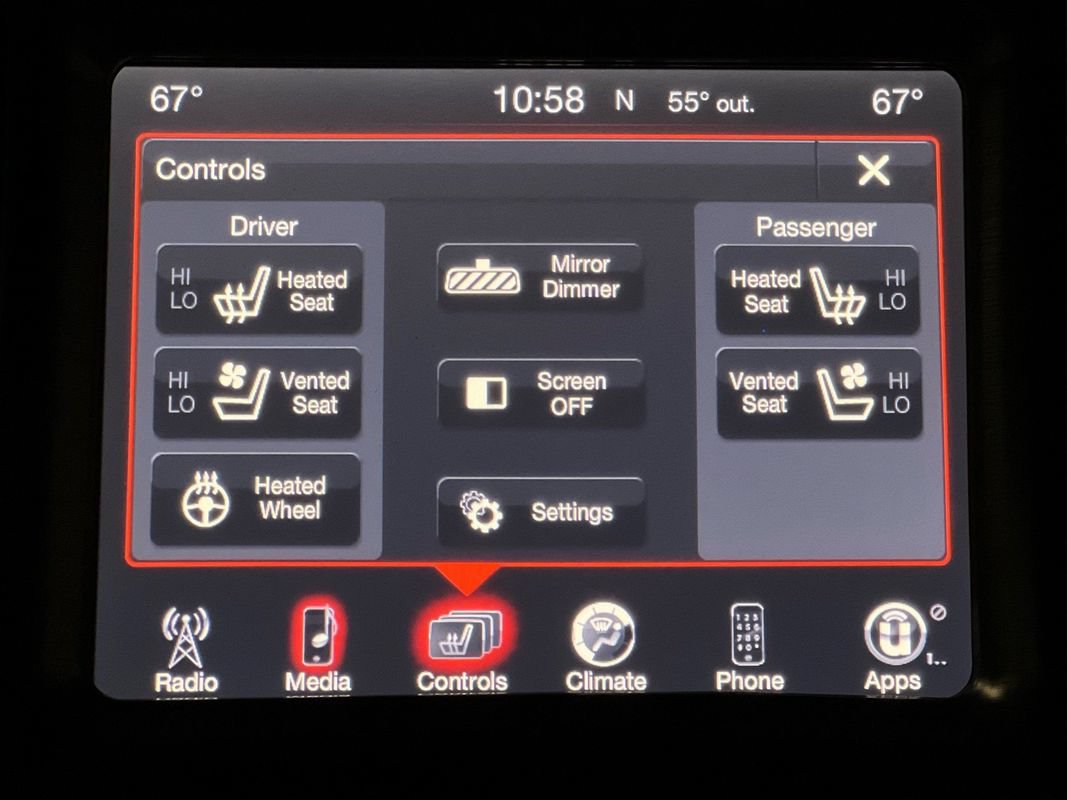 Used 2015 Dodge Challenger R/T Plus RWD image 32