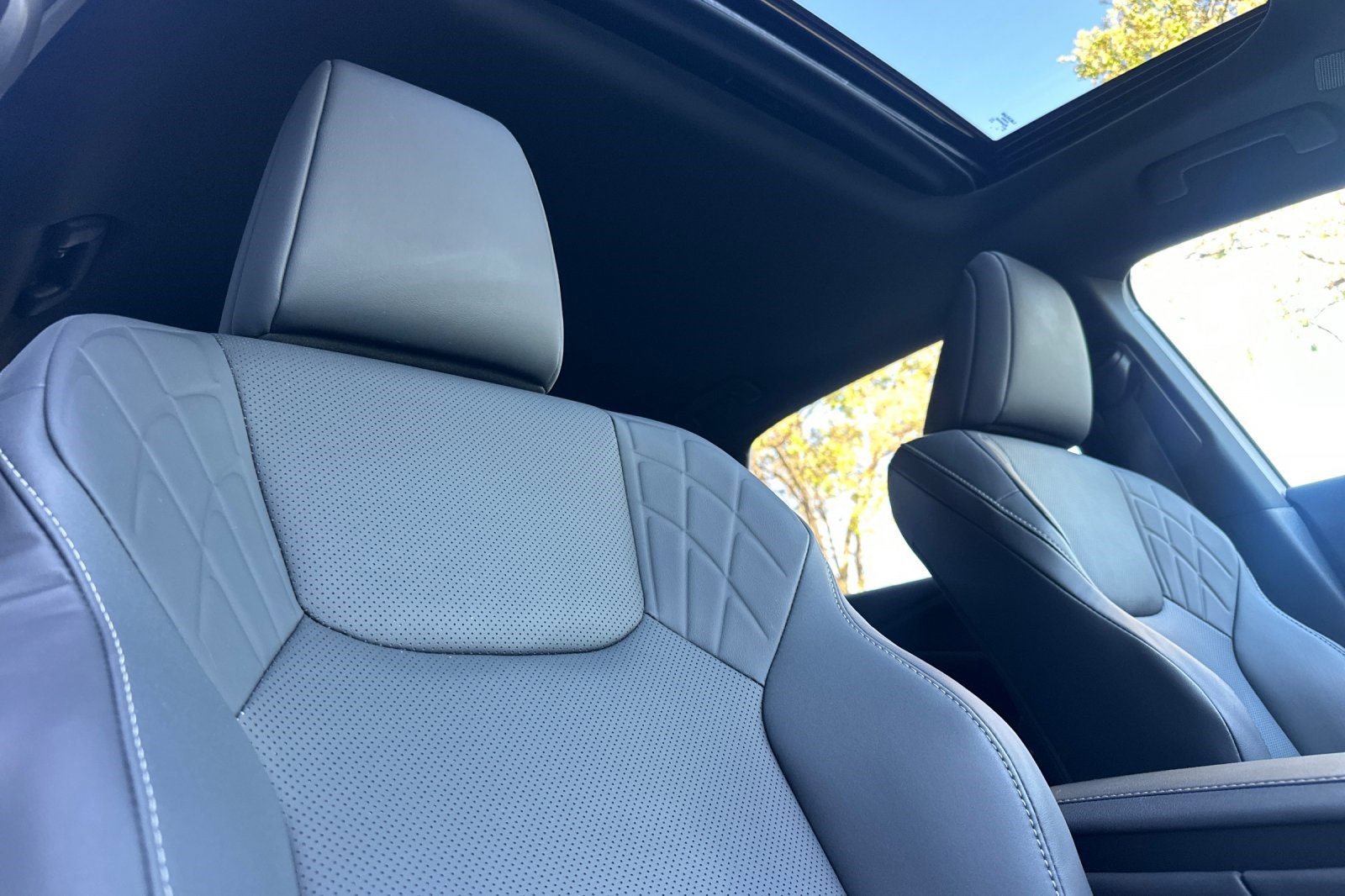 Certified 2025 Lexus RX 350h w/ Convenience Package image 21