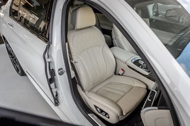 Used 2018 BMW 740i xDrive AWD/4WD image 24