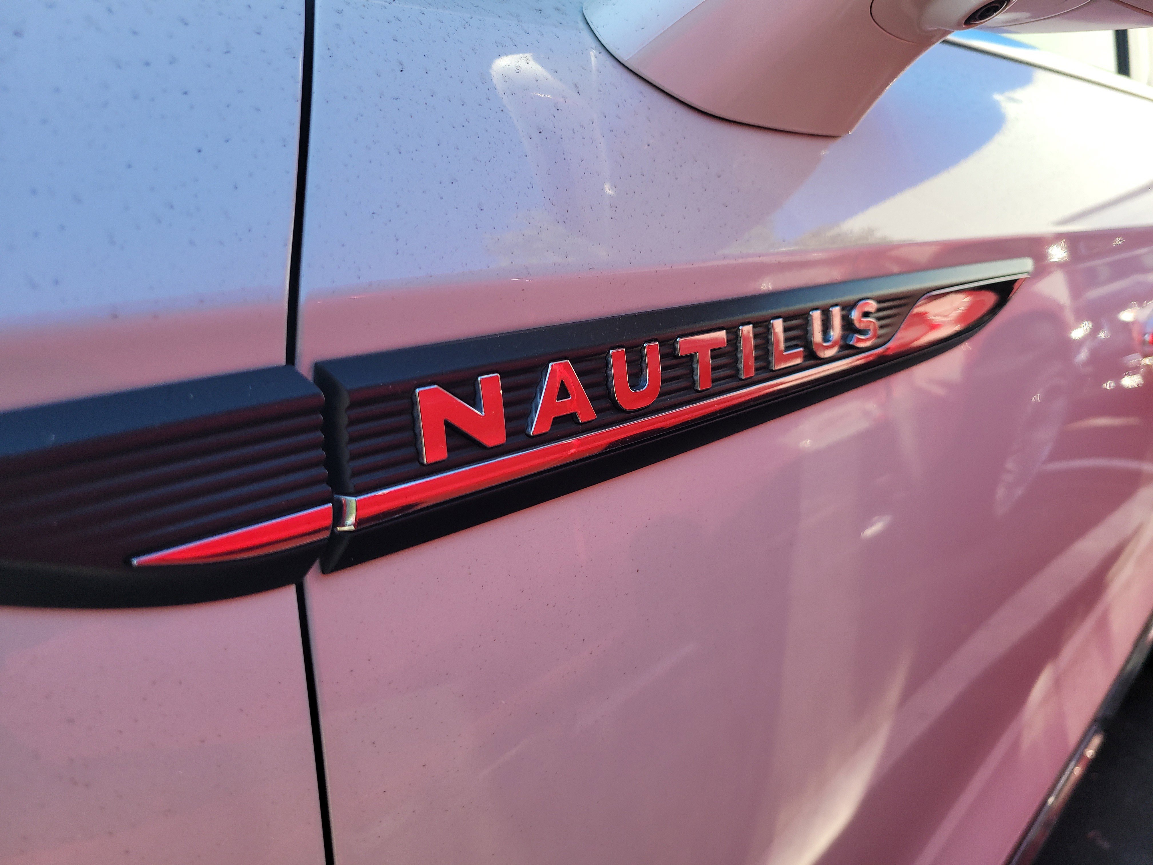 Used 2019 Lincoln Nautilus Reserve image 9