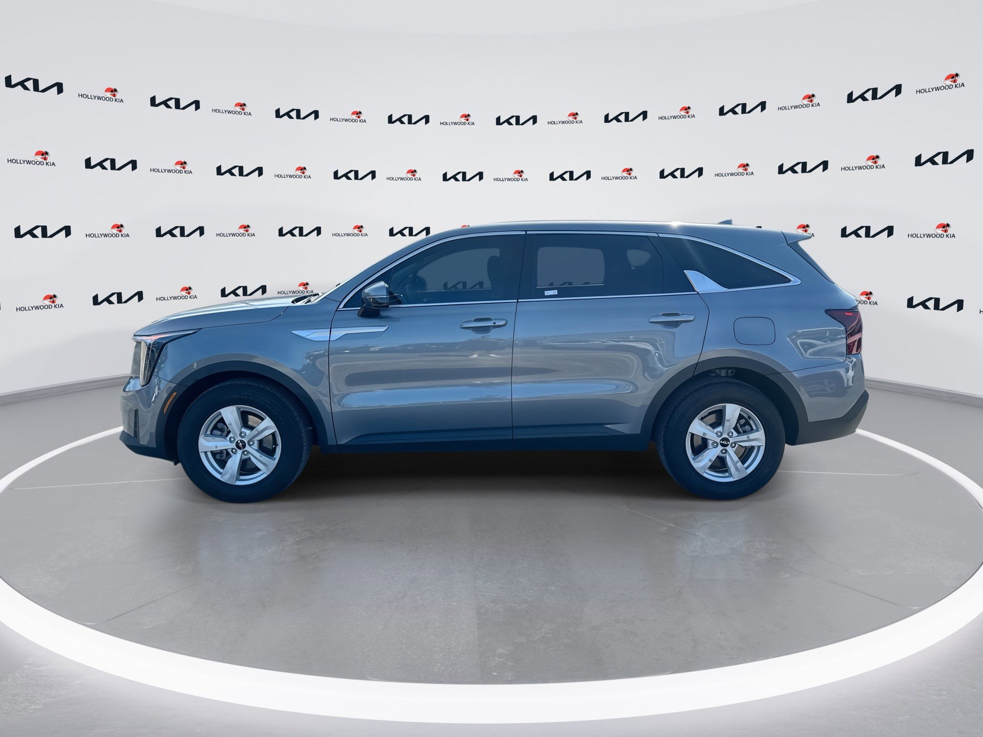 Certified 2024 Kia Sorento LX FWD image 5