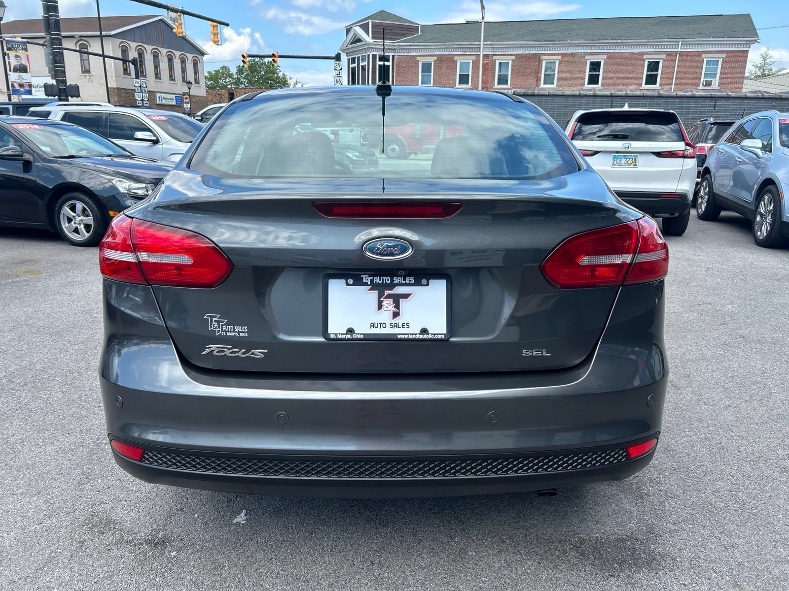Used 2017 Ford Focus SEL FWD image 3