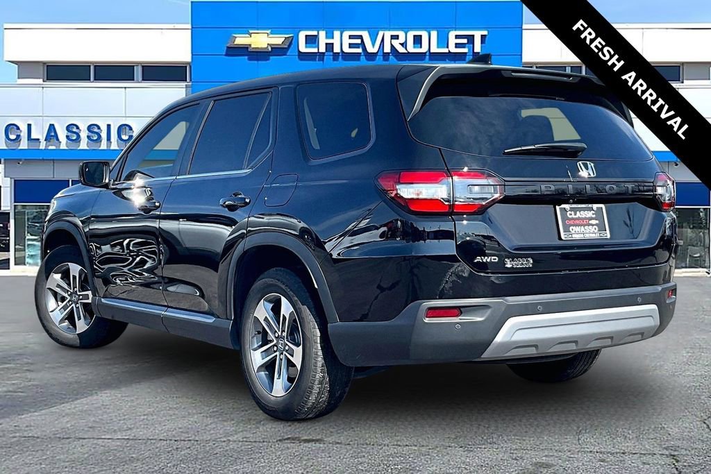 Used 2025 Honda Pilot EX-L image 4