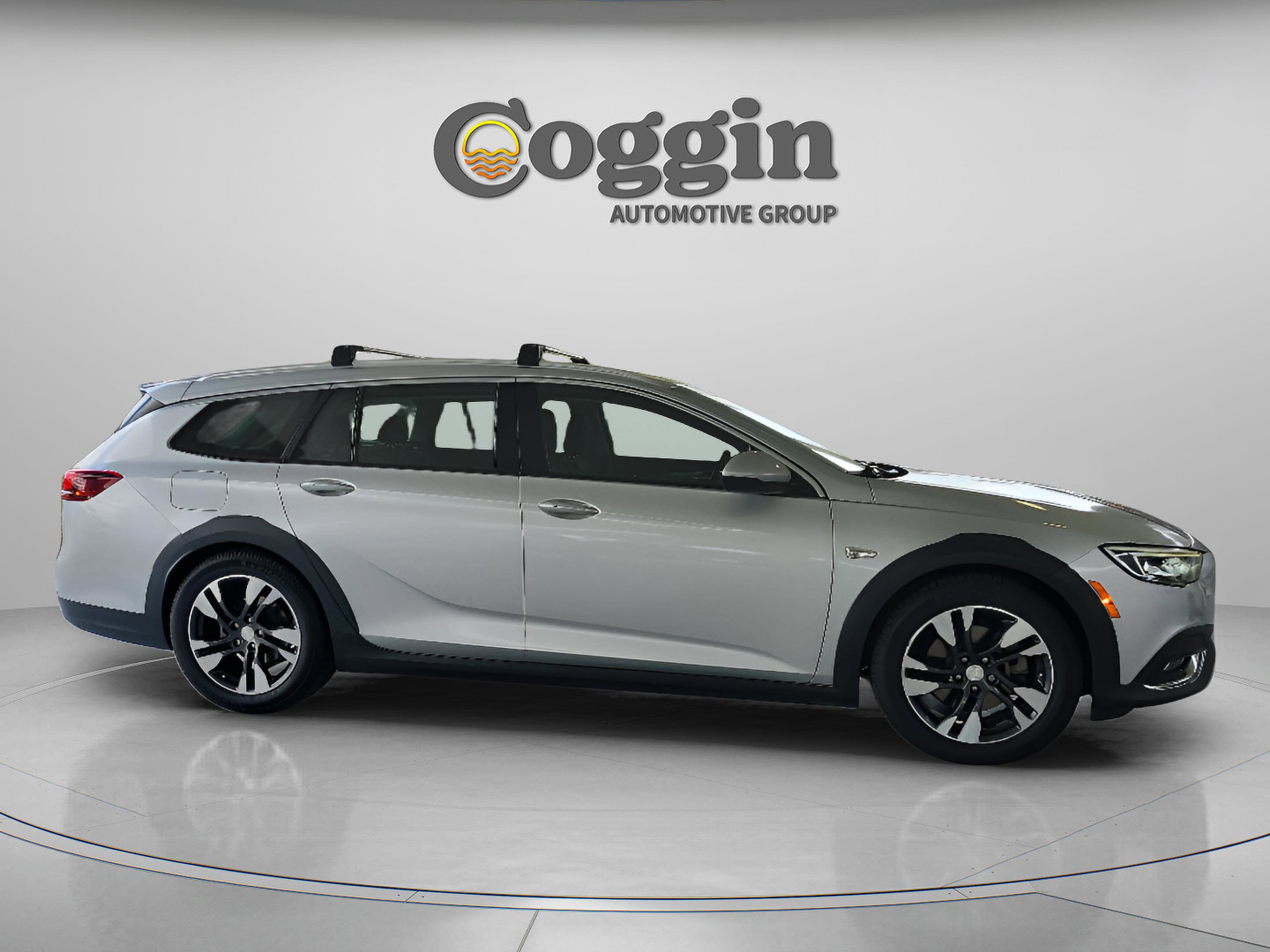 Used 2018 Buick Regal Preferred w/ Sights and Sounds Package AWD/4WD image 5