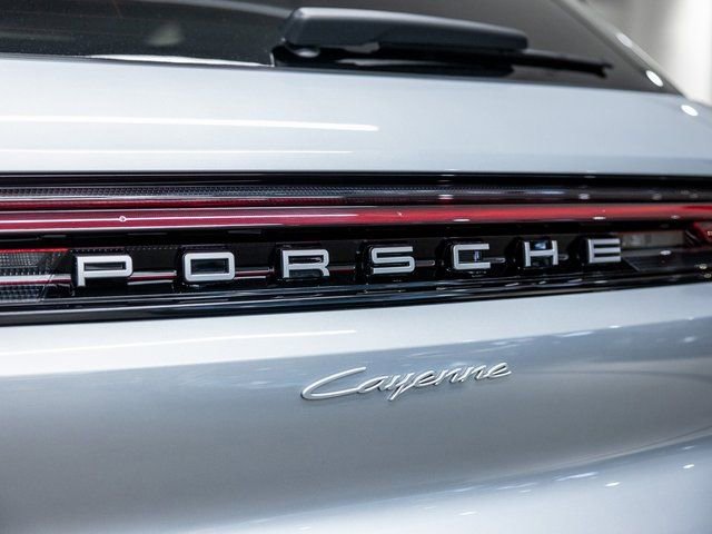 Certified 2025 Porsche Cayenne image 20