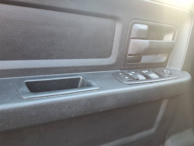 Used 2017 RAM 1500 Express AWD/4WD image 11