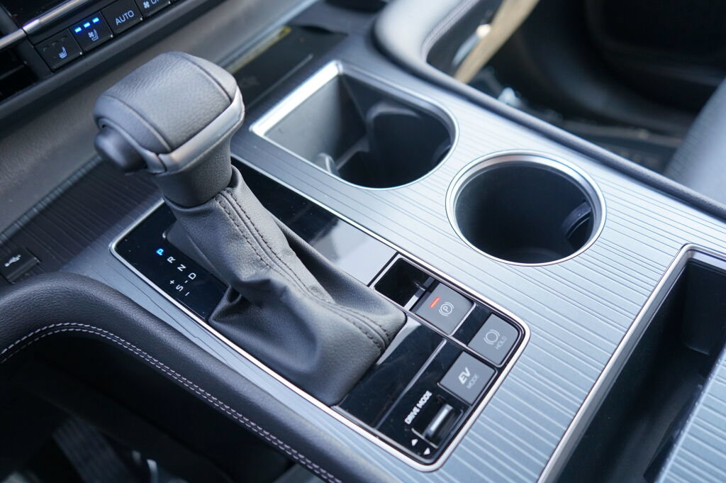 Used 2023 Toyota Sienna XSE AWD/4WD image 21