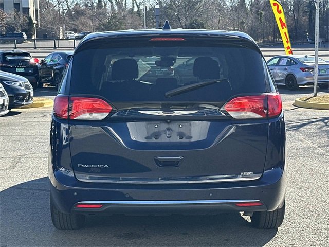 Certified 2020 Chrysler Pacifica Touring w/ Advanced Safetytec Group image 3
