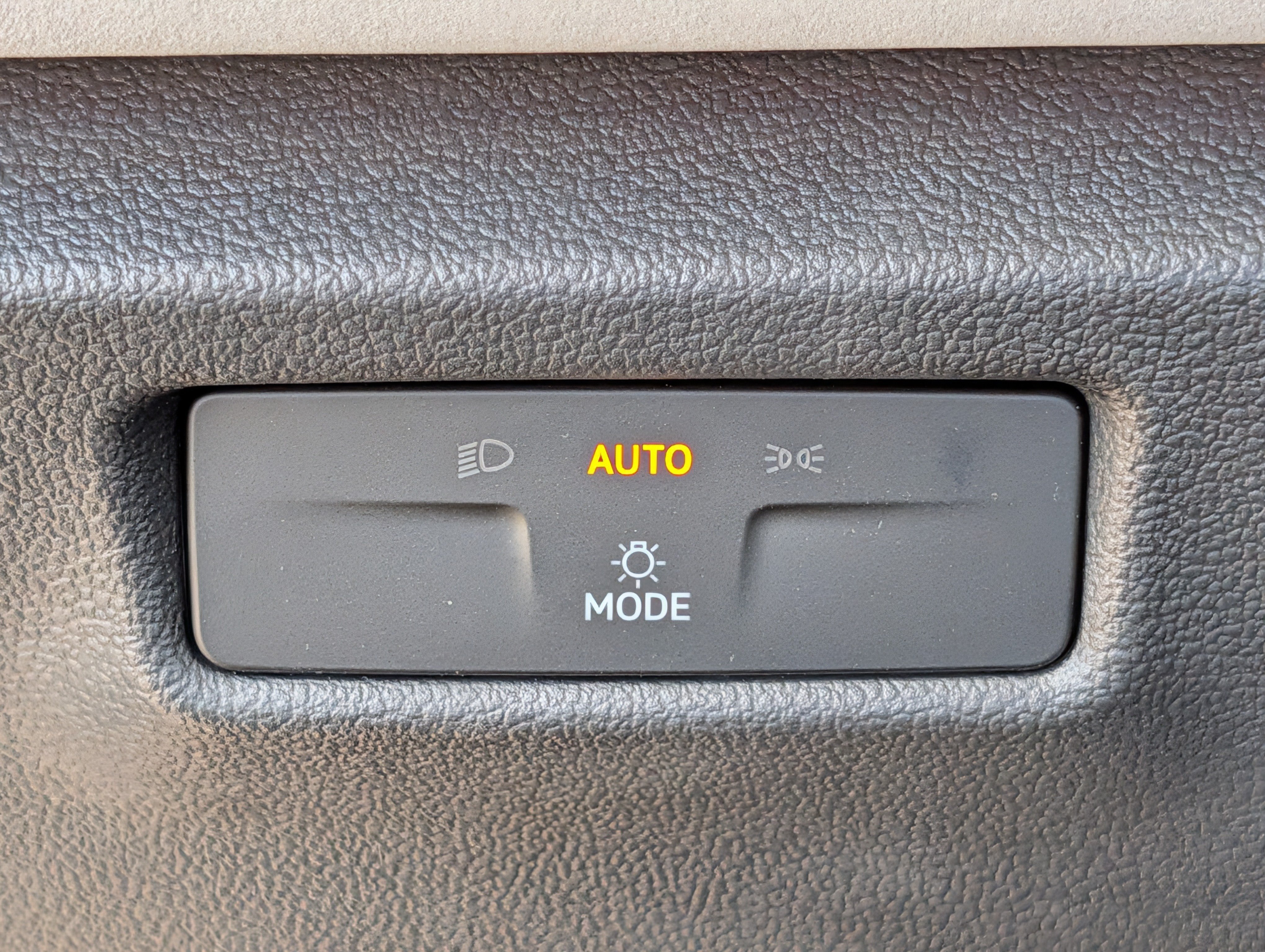 Certified 2026 Volkswagen Tiguan SE R-Line AWD/4WD image 26