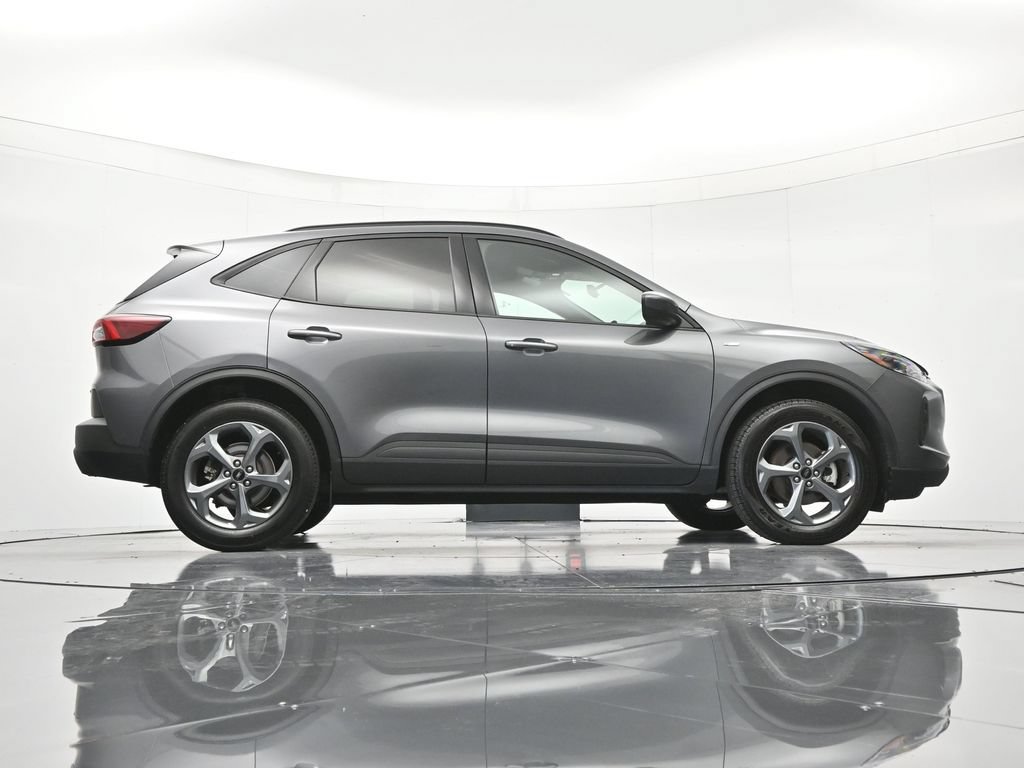 Used 2025 Ford Escape ST-Line Select AWD/4WD image 39