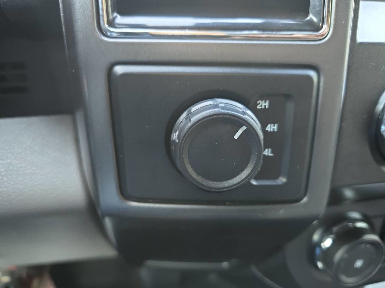 Used 2019 Ford F150 XLT image 19