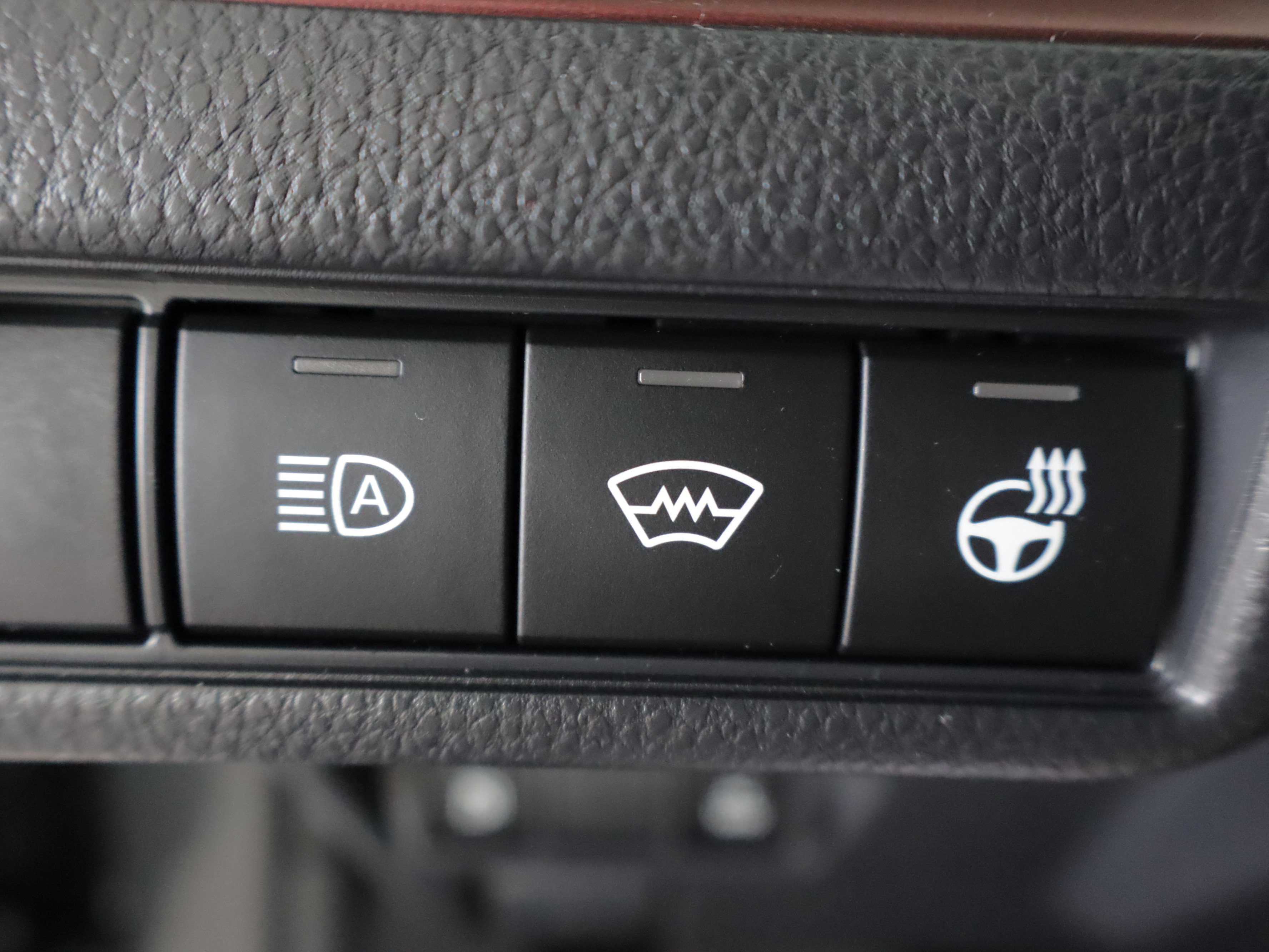 Used 2026 Toyota Prius Plug-In Hybrid FWD image 17