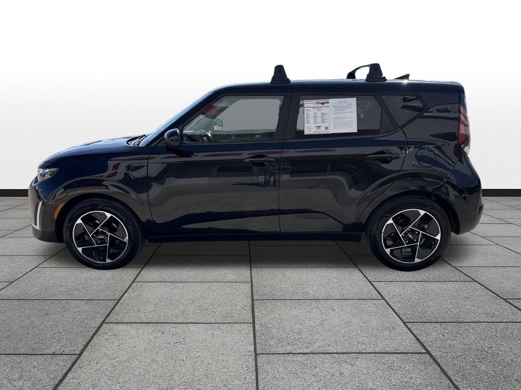 Used 2023 Kia Soul EX image 3