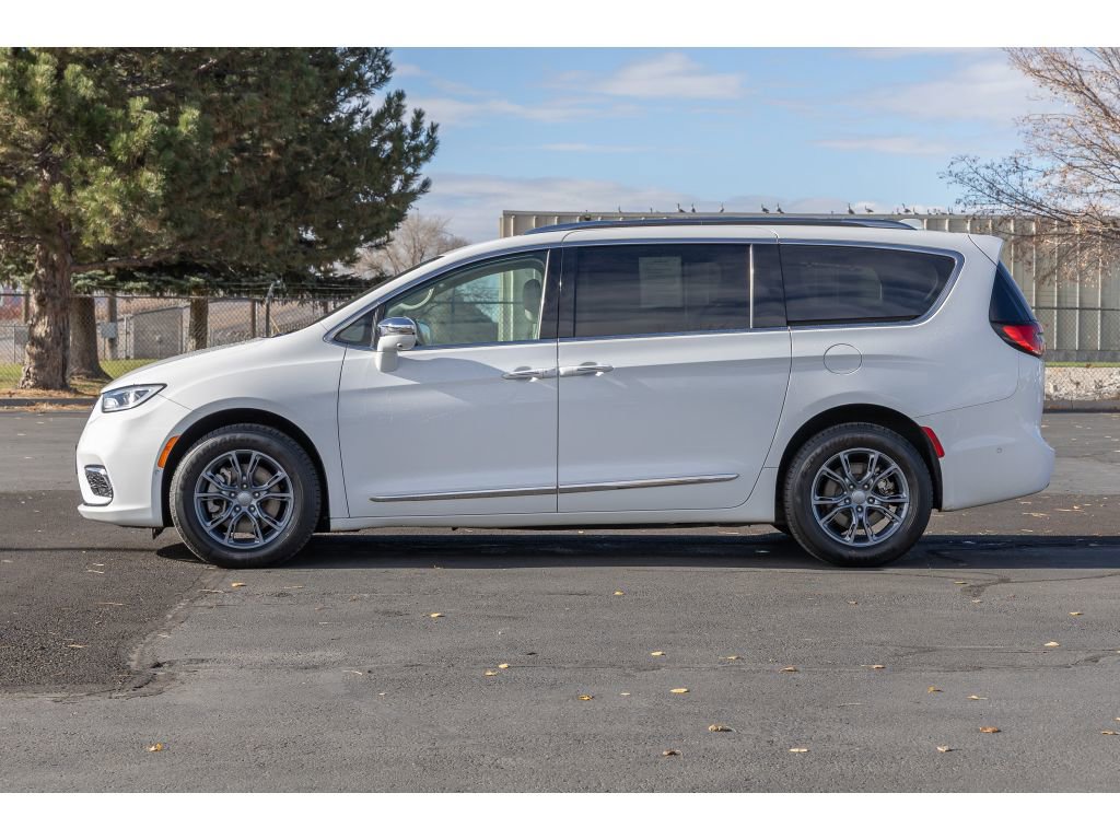 Used 2021 Chrysler Pacifica Limited w/ Premium & Safety Sphere Group image 6