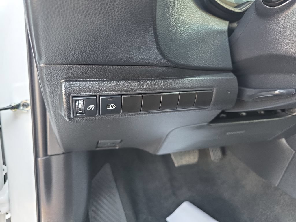 Used 2026 Toyota Corolla LE FWD image 24
