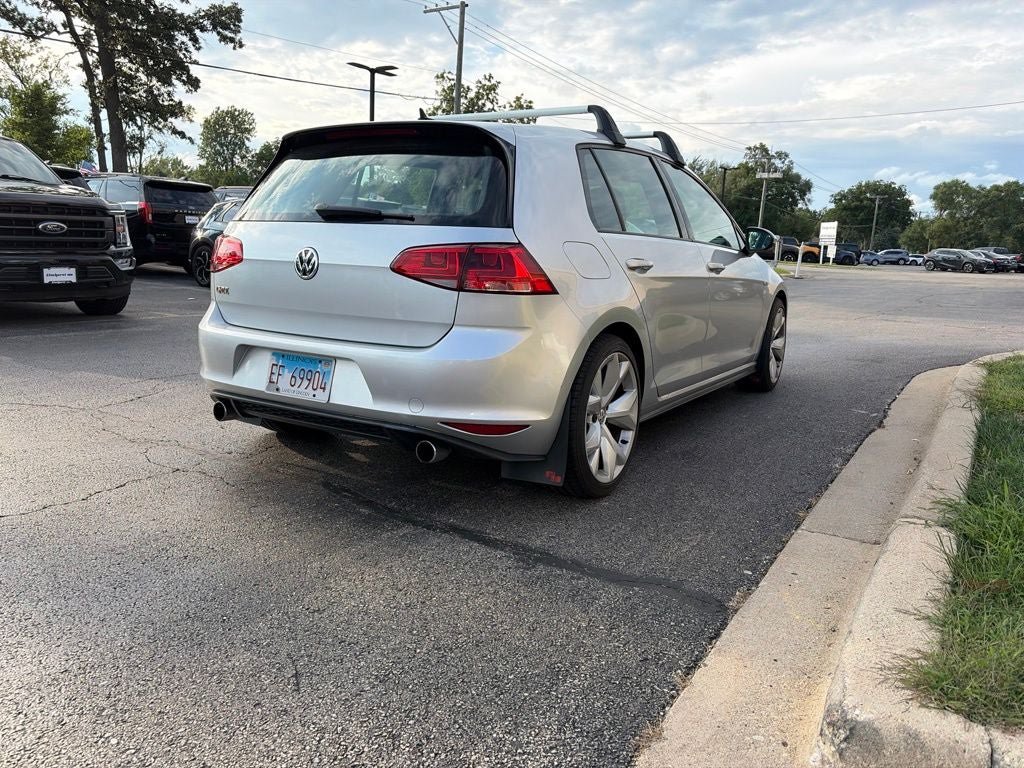 Used 2017 Volkswagen Golf 4-Door FWD image 3