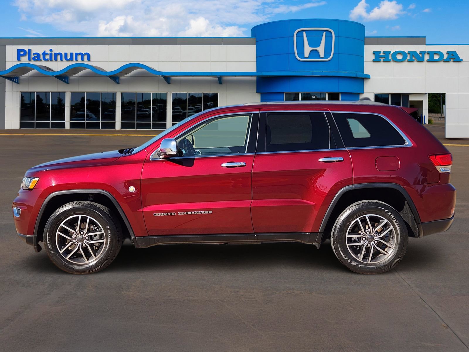 Used 2020 Jeep Grand Cherokee Limited image 3