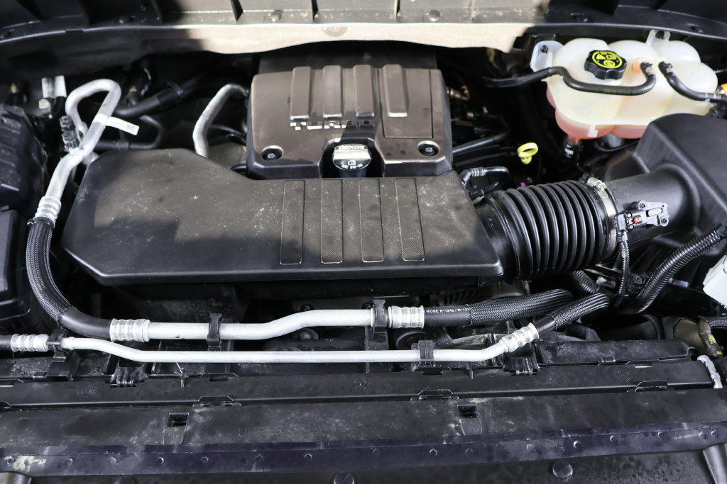 Used 2023 Chevrolet Silverado 1500 LT AWD/4WD image 22