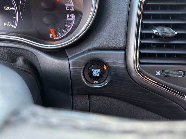 Used 2020 Jeep Grand Cherokee Laredo AWD/4WD image 24