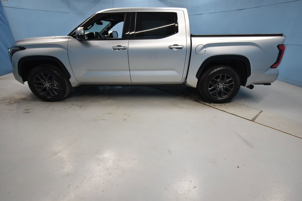 Used 2022 Toyota Tundra Platinum w/ Advanced Package AWD/4WD image 34