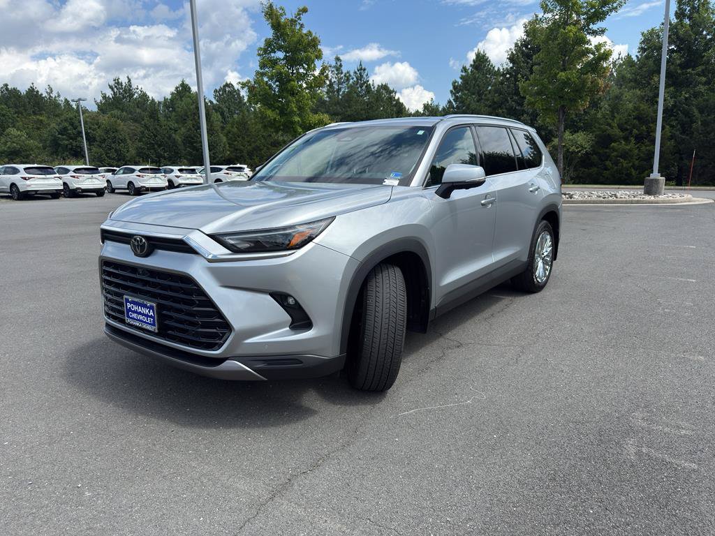 Used 2024 Toyota Grand Highlander AWD image 3