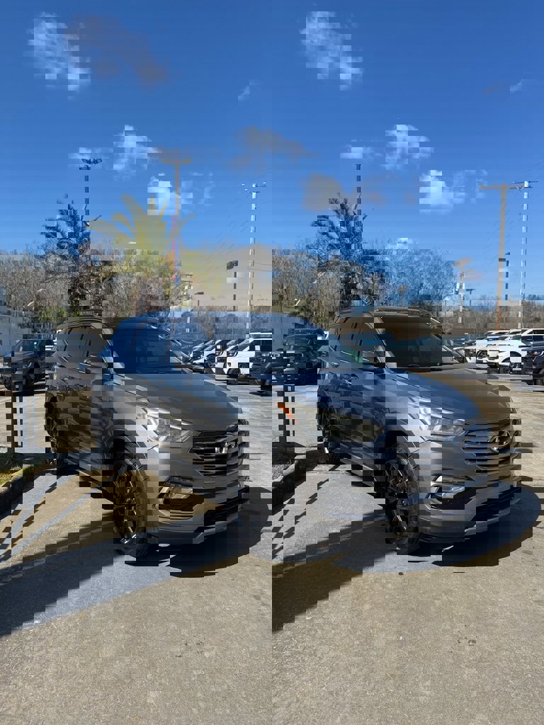 Used 2017 Hyundai Santa Fe Sport image 4