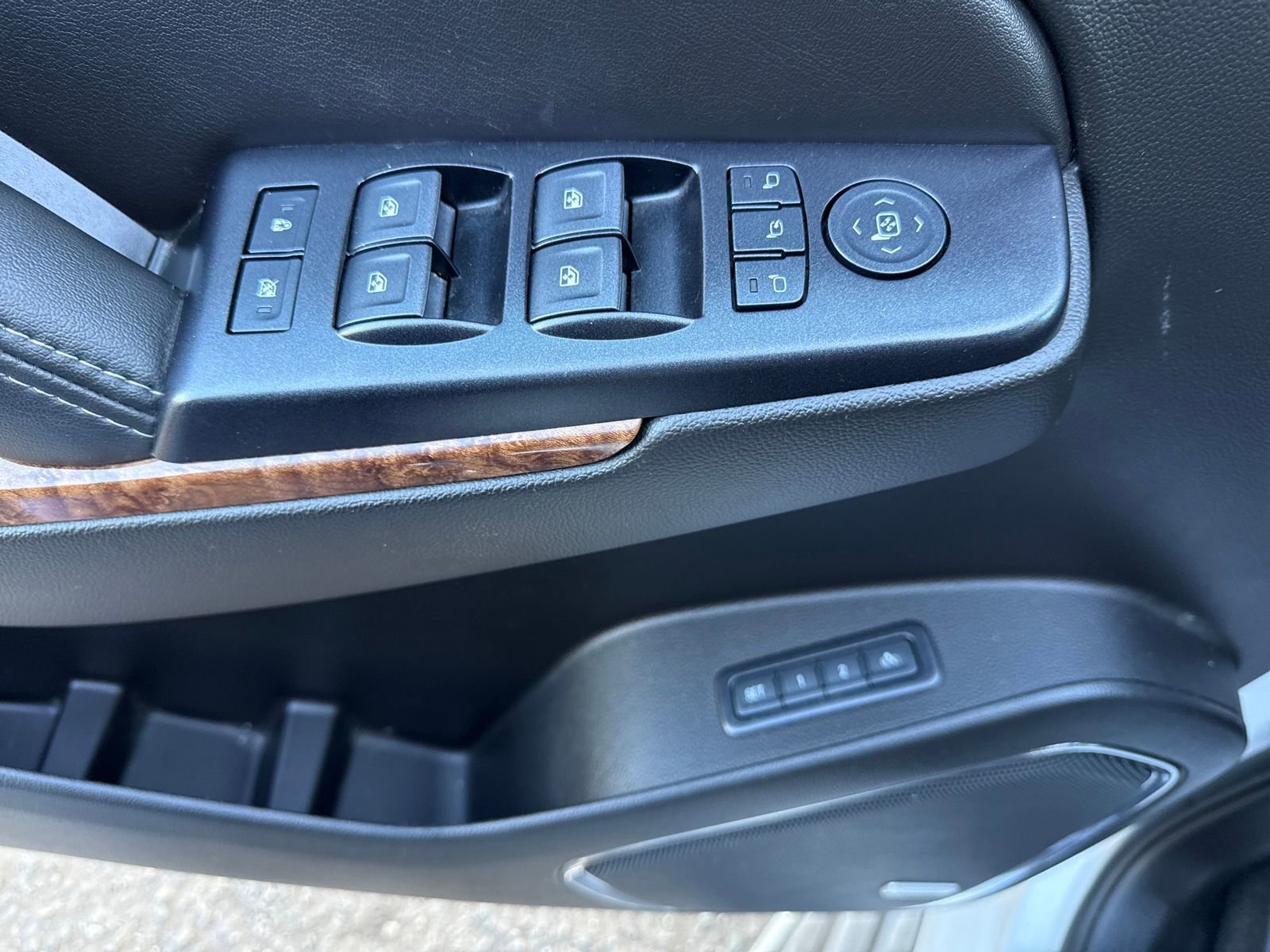 Used 2018 Chevrolet Tahoe Premier image 11