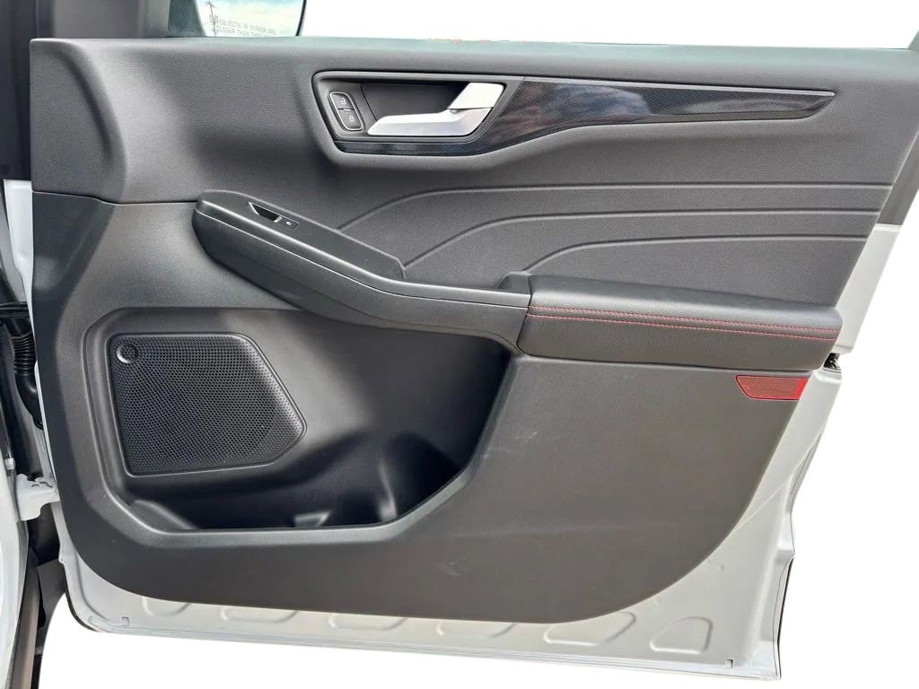 Used 2026 Ford Escape ST-Line w/ Tech Pack #1 image 28