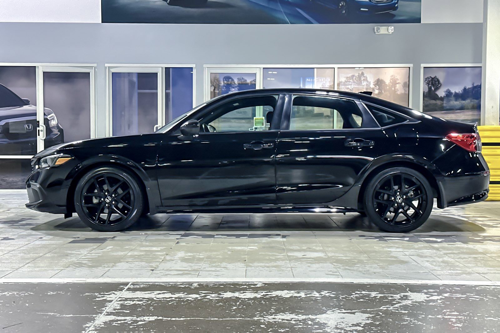 Used 2024 Honda Civic Sport image 2