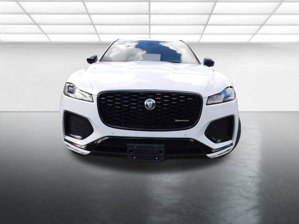 Used 2025 Jaguar F-PACE R-Dynamic S image 3
