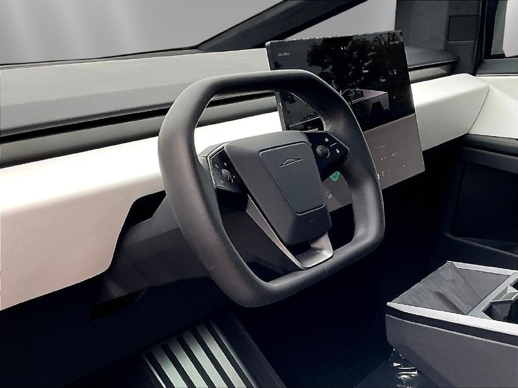 Used 2024 Tesla Cybertruck AWD Crew Cab image 16