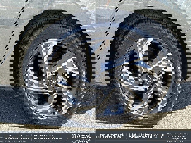 Used 2025 Hyundai Elantra SEL image 24